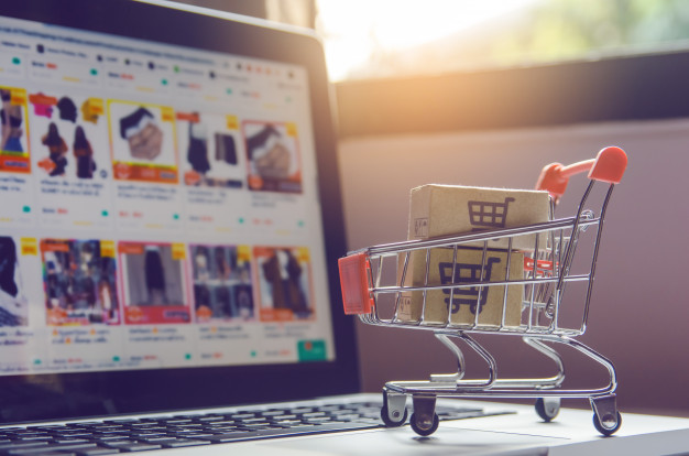 mua sắm online là thói quen của nhiều người dùng